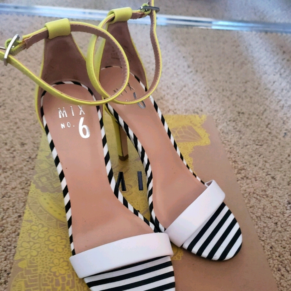 Mix No. 6 high heels, size 5.5
